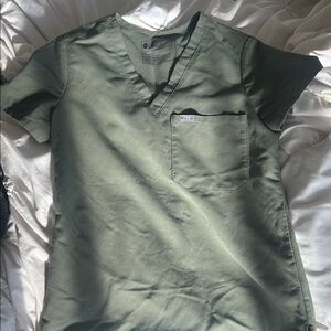 Figs one pocket scrub top xs - Moss